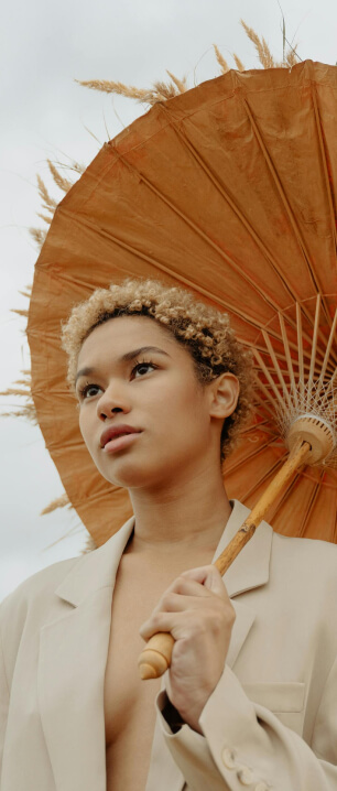 Un studio photo et vidéo haut de gamme à Nice, au cœur du Majestic, qui sublime l'image des marques avec passion, expertise et une signature lumineuse unique.