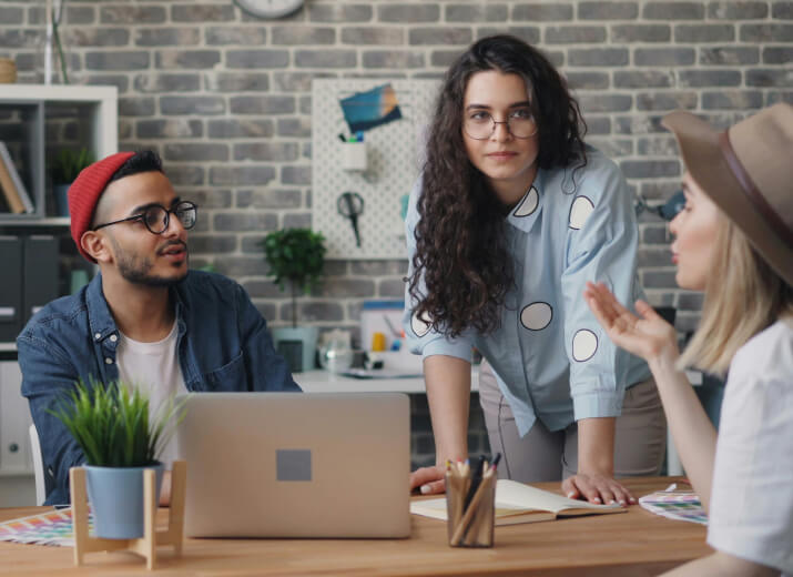 Une approche sur mesure \ pour chaque [projet] \ créatif